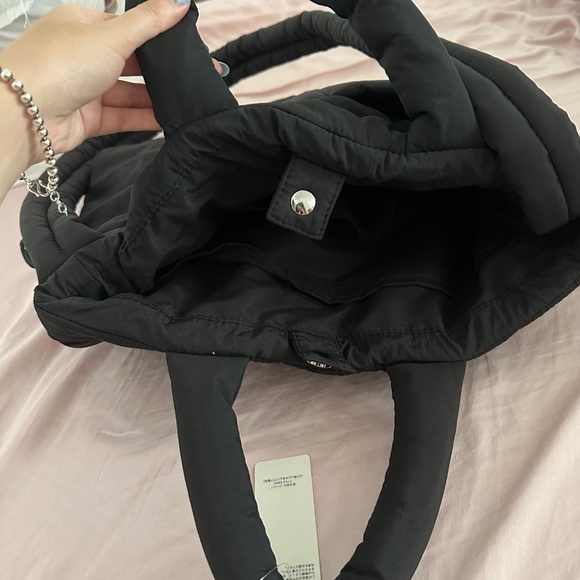 NWT GU Puff Drawstring Shoulder Bag - Picture 11 of 13